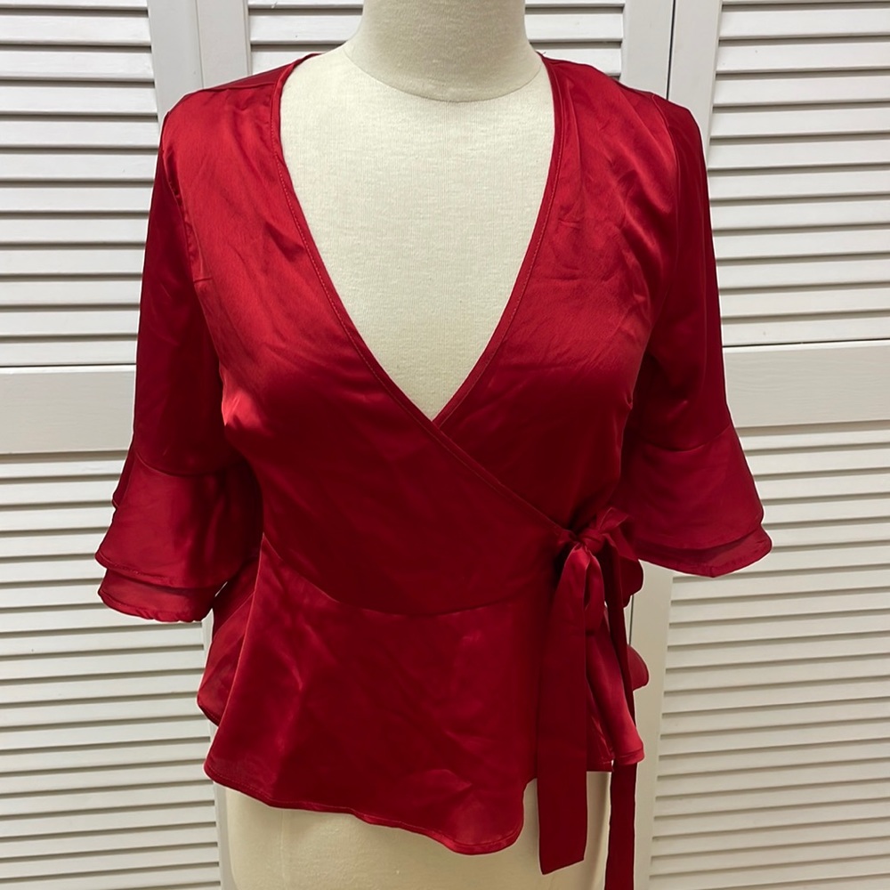 Francesca’s by Mi Ami Sed Satin Side Tie Blouse Size XS